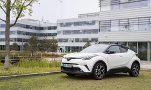 Recenze & testy: Toyota C-HR Hybrid: Velká hybridní revoluce?