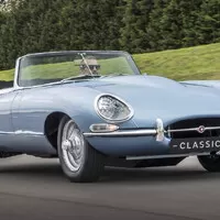 Garáž britské královské rodiny: Proč mají paparazzi smůlu a proč jezdí Aston Martin na pálenku?