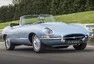 Garáž britské královské rodiny: Proč mají paparazzi smůlu a proč jezdí Aston Martin na pálenku?