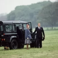 Garáž britské královské rodiny: Proč mají paparazzi smůlu a proč jezdí Aston Martin na pálenku?