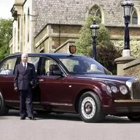 Garáž britské královské rodiny: Proč mají paparazzi smůlu a proč jezdí Aston Martin na pálenku?