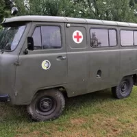Autíčkář na srazu vojenské techniky na Ranči u Kamenného stolu