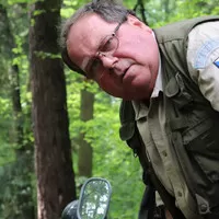 Autíčkář na srazu vojenské techniky na Ranči u Kamenného stolu