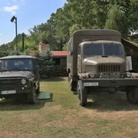 Autíčkář na srazu vojenské techniky na Ranči u Kamenného stolu