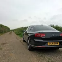 Volkswagen Passat 2.0 TDI: Zrcadlový Passat v zemi královny