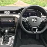 Volkswagen Passat 2.0 TDI: Zrcadlový Passat v zemi královny