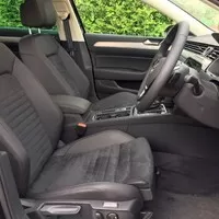 Volkswagen Passat 2.0 TDI: Zrcadlový Passat v zemi královny
