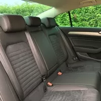 Volkswagen Passat 2.0 TDI: Zrcadlový Passat v zemi královny