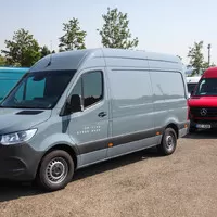 Autíčkář na výletě: Putování za Mercedesy a Dakarovou Tatrou