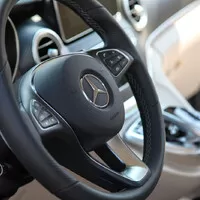 Autíčkář na výletě: Putování za Mercedesy a Dakarovou Tatrou