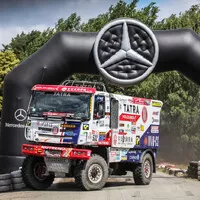 Autíčkář na výletě: Putování za Mercedesy a Dakarovou Tatrou