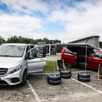 Autíčkář na výletě: Putování za Mercedesy a Dakarovou Tatrou