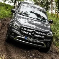 Autíčkář na výletě: Putování za Mercedesy a Dakarovou Tatrou