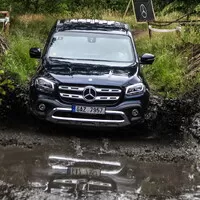 Autíčkář na výletě: Putování za Mercedesy a Dakarovou Tatrou