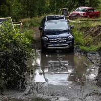 Autíčkář na výletě: Putování za Mercedesy a Dakarovou Tatrou