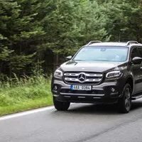 Autíčkář na výletě: Putování za Mercedesy a Dakarovou Tatrou