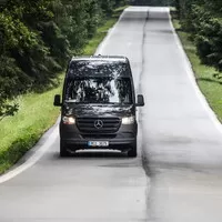 Autíčkář na výletě: Putování za Mercedesy a Dakarovou Tatrou