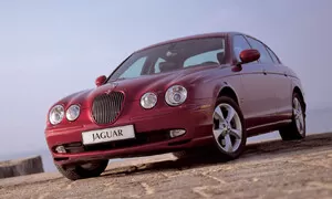 Hrdinové za babku: Jaguar S-Type 3.0 V6