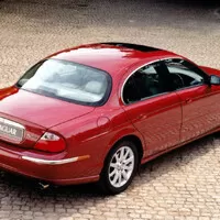 Hrdinové za babku: Jaguar S-Type 3.0 V6