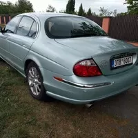 Hrdinové za babku: Jaguar S-Type 3.0 V6