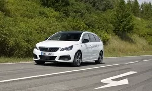 Recenze & testy: Peugeot 308 SW GT 2.0 BlueHDI: Komfortní kombík s tlačítkem navíc