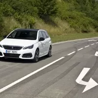 Peugeot 308 SW GT 2.0 BlueHDI: Komfortní kombík s tlačítkem navíc