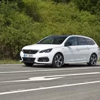 Peugeot 308 SW GT 2.0 BlueHDI: Komfortní kombík s tlačítkem navíc