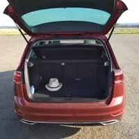 Volkswagen Golf Sporstvan 1.5 TSi: Proč nemám rád normální auta