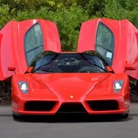 Enzo Ferrari: Poslední hypersport pro petrolheady?