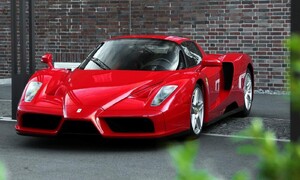 Editorial, Historie: Enzo Ferrari: Poslední hypersport pro petrolheady?