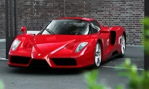 Editorial, Historie: Enzo Ferrari: Poslední hypersport pro petrolheady?