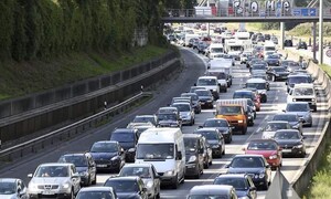 Editorial: D1 je peklo, ale nemůžeme si za to sami? 