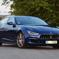 Maserati Ghibli S Q4 Gran Lusso: Divoká romance po italsku