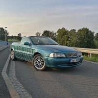 Za volantem: Volvo C70 Convertible 2.0 LPT - Když krabice začala být sexy