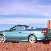 Za volantem: Volvo C70 Convertible 2.0 LPT - Když krabice začala být sexy