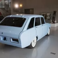 Kalašnikov se chce vyrovnat Tesle s retro elektrokombíkem