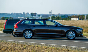 Recenze & testy: Volvo V90 T4: Pohodlně se usaďte...