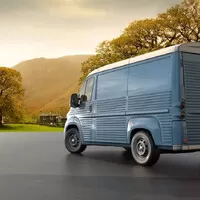 Z malosériové přestavby je produkční model. Citroën nabídne parádní retro dodávku.