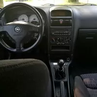 Hrdinové za babku: Opel Astra OPC 1