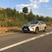 Lexus RX 450h: Vítejte na palubě