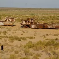 Mongol Rally 2018 část 6. : O driftující Sieře, noci v pivovaru a rezavých lodích