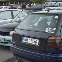 28. Kafe & Káry v Praze - bohaté menu pod zamračenou oblohou