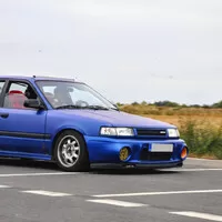 Mazda 323 V6 K8: Mámin sedan