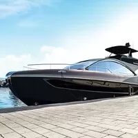Lexus představil novou vlajkovou loď. Doslova.