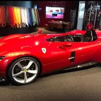 Nové Ferrari Monza nafoceno ještě před oficiální premiérou 
