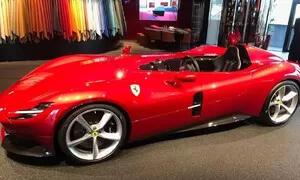 Nové Ferrari Monza nafoceno ještě před oficiální premiérou 