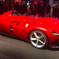 Nové Ferrari Monza nafoceno ještě před oficiální premiérou 