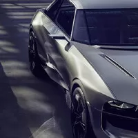 Peugeot e-LEGEND: Nový koncept má ukázat, že budoucnost elektromobility nemusí být nuda