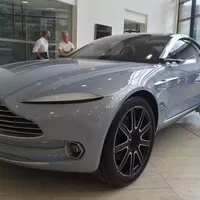 Aston Martin poodhalil plány do budoucna. Vyrobí "terénní kupé" i novou Lagondu.