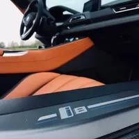 BMW i8 Roadster: Úplně jiný supersport